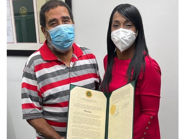 Reconocen la trayectoria de José “Pi” Báez